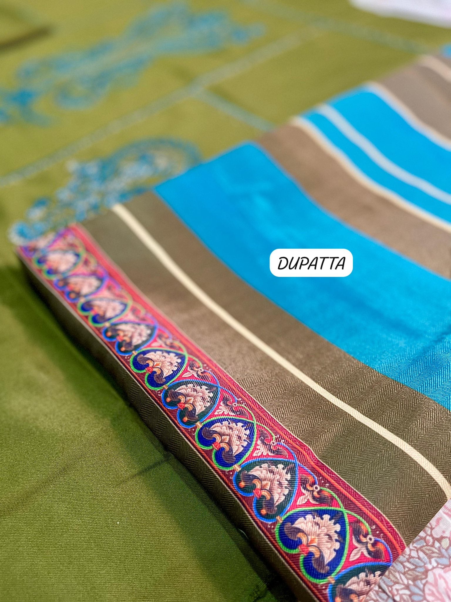 BRAND [ MARIA B ] [ WINTER COLLECTION ] FABRIC [ PREMIUM DHANAK] 3 PIECE [ UNSTITCHED ]