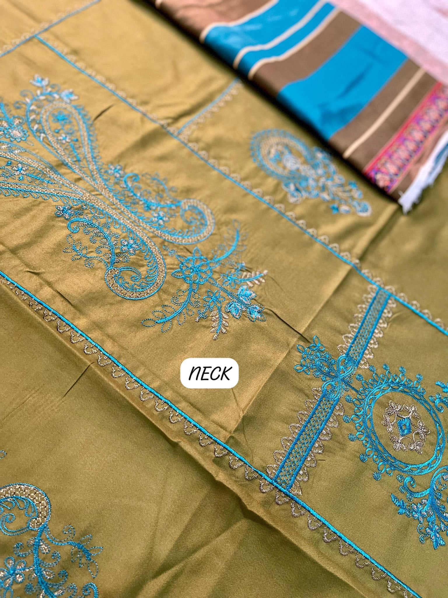 BRAND [ MARIA B ] [ WINTER COLLECTION ] FABRIC [ PREMIUM DHANAK] 3 PIECE [ UNSTITCHED ]