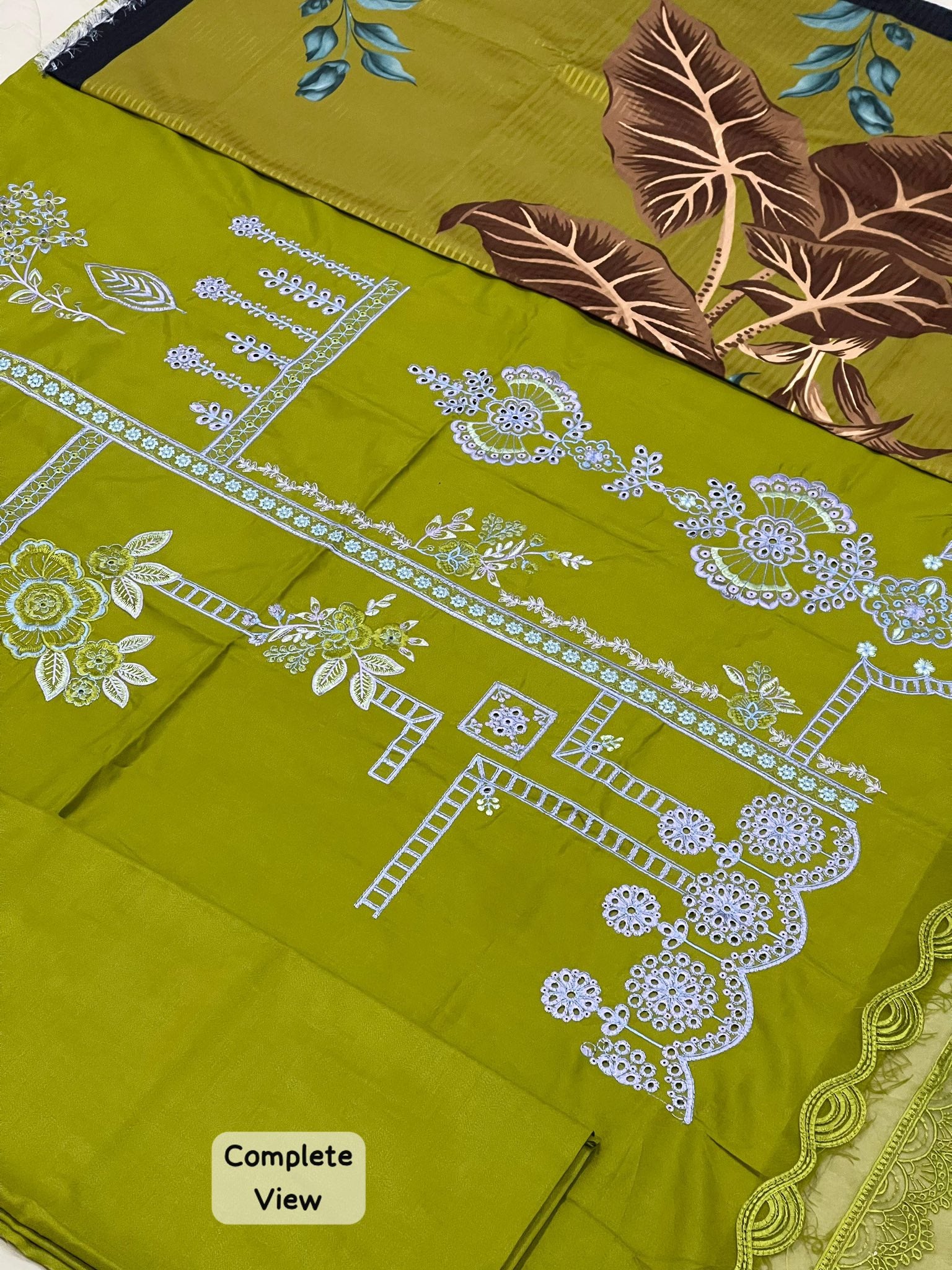 Brand : MARIA.B. Fabric : Embroidered Dhanak 3 Piece Unstitched Winter Collection