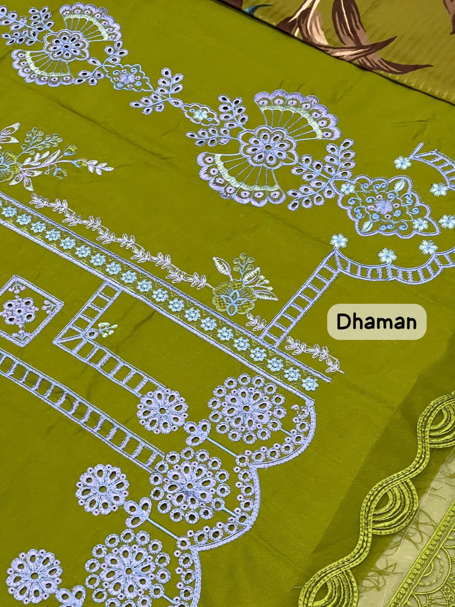 Brand : MARIA.B. Fabric : Embroidered Dhanak 3 Piece Unstitched Winter Collection